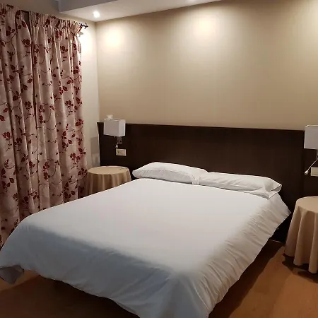Hotel Rey Sancho Iv 2*